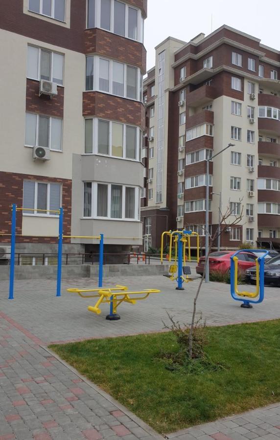 Уютная Квартира На Сутки С Видом На Море И Близостю Пляжа Kryschaniwka Exterior foto